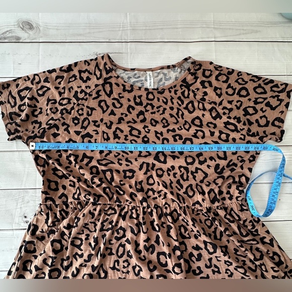 Short-Sleeved Tiered Leopard Print Top by Tickled Teal Size 2X
Summer Plus Size - Picture 4 of 6